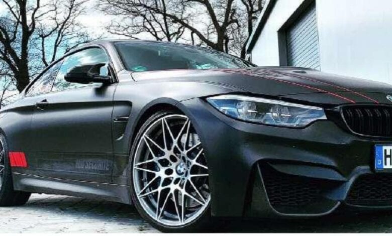 Unbekannte Autodiebe entwenden mattschwarzen BMW in Dollern