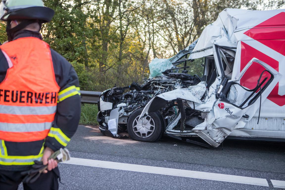 Pfingsturlaub endet dramatisch – Eine Person schwer verletzt