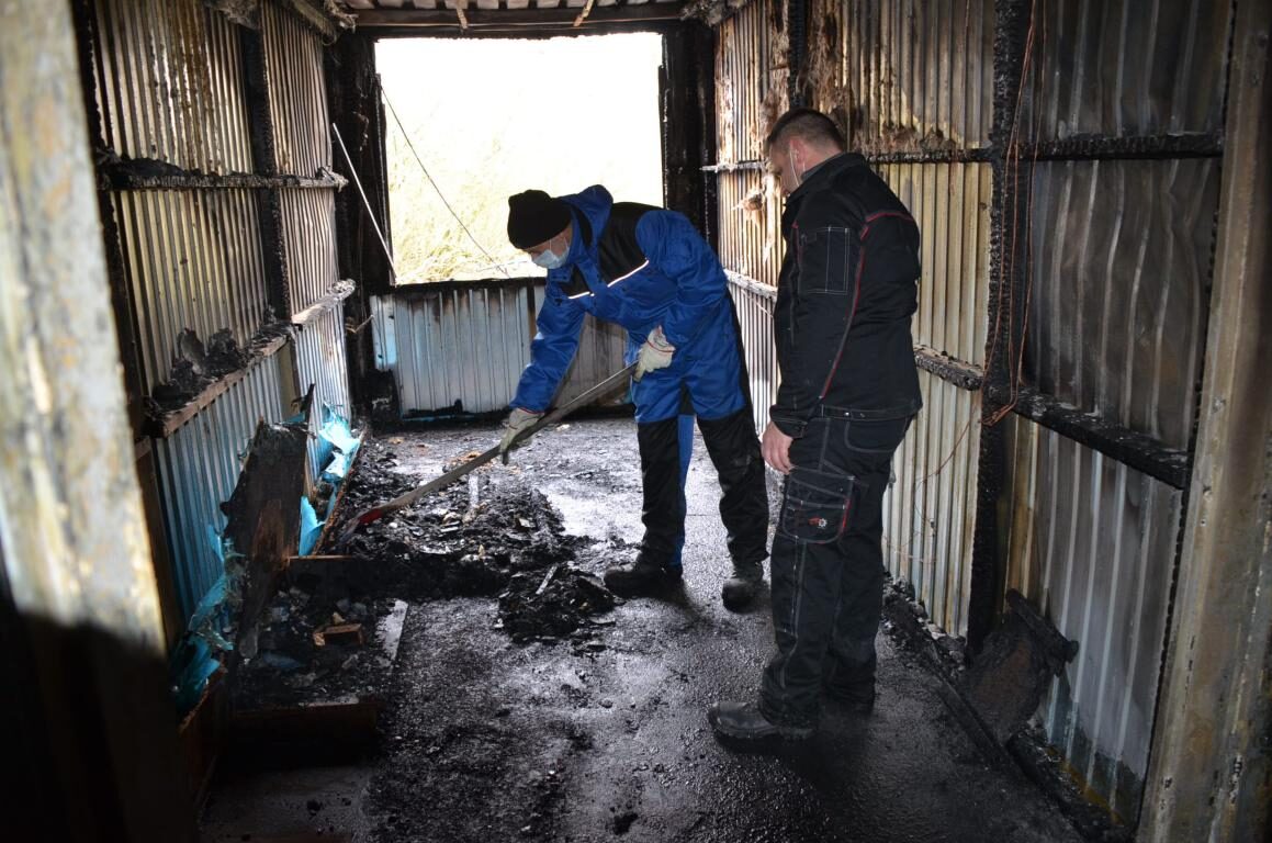 Teile einer Containerunterkunft für Flüchtlinge Anfang April in Buxtehude ausgebrannt - Tatverdacht richtet sich gegen Bewohner