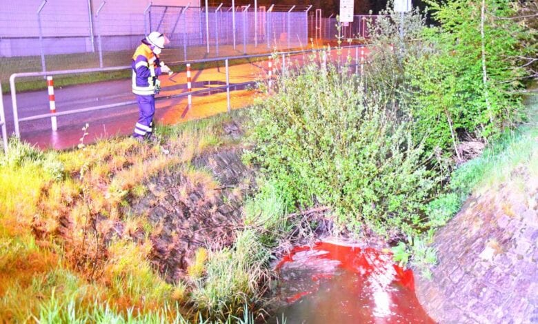 Paprikapulver verunreinigt Gewässer in Neu Wulmstorf