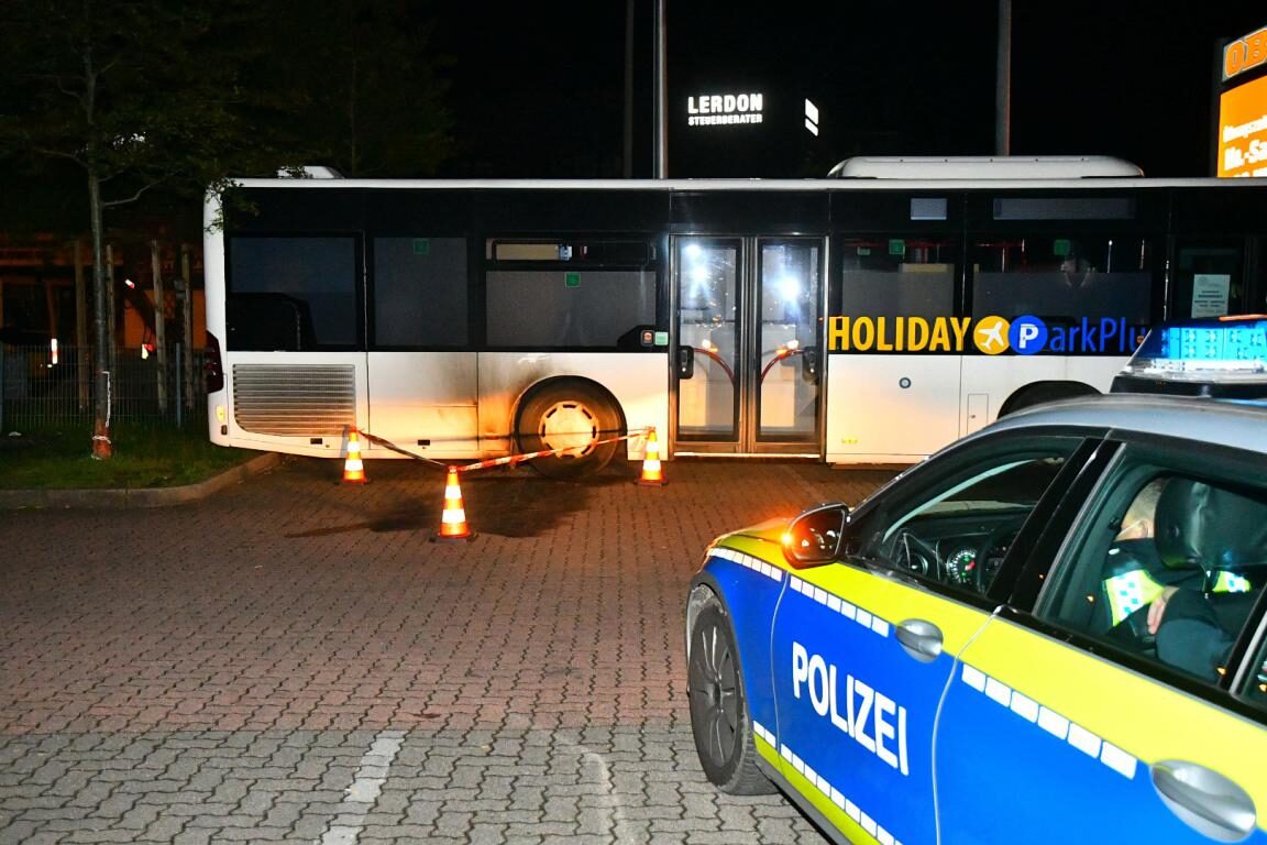 Unbekannte legen Brandsatz an Corona-Testbus in Neugraben