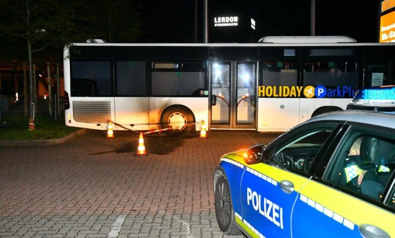 Unbekannte legen Brandsatz an Corona-Testbus in Neugraben