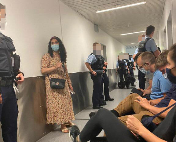 Abgeordnete der Bürgerschaft Cansu Özdemir an Ausreise gehindert