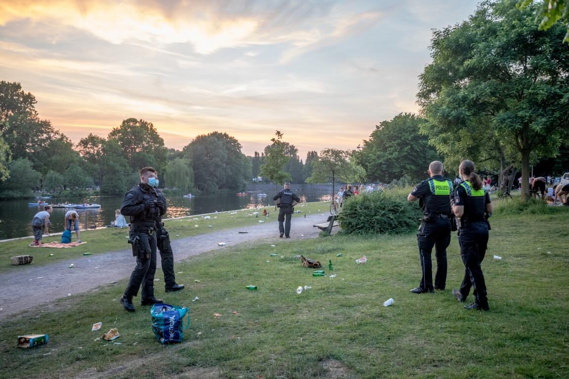 Anwohner sind genervt: Feiern an der Alster wird zunehmend zum Problem