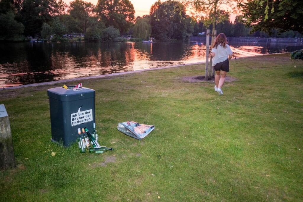 Anwohner sind genervt: Feiern an der Alster wird zunehmend zum Problem