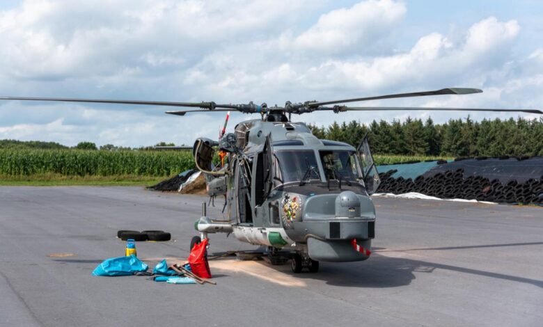 Bundeswehrhubschrauber muss auf Bauernhofgelände notlanden