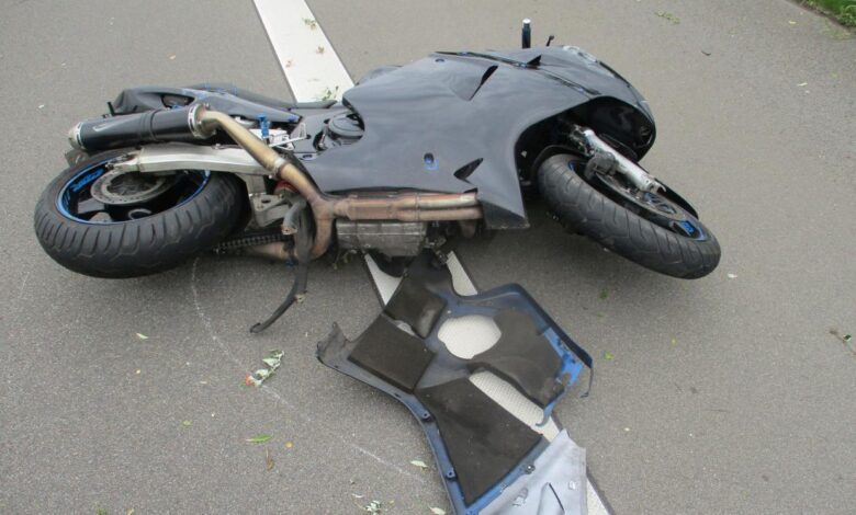 Biker verletzt sich schwer bei Motorradunfall auf der A26