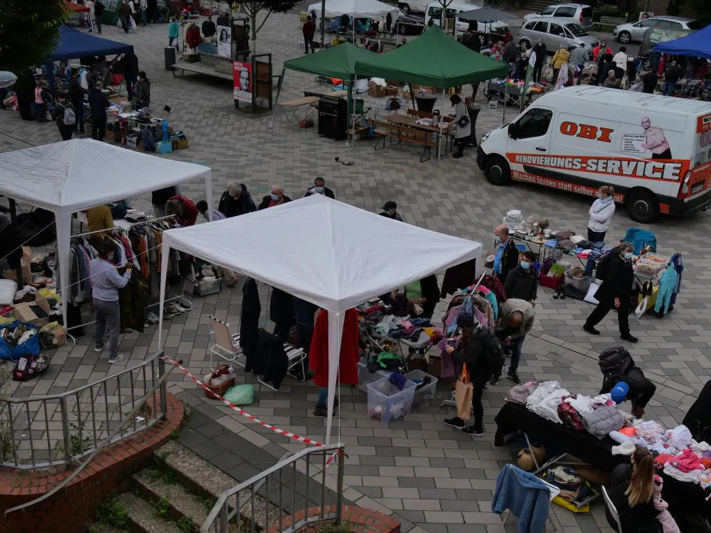 Trotz Regen: Neugrabener Flohmarkt mit mehr als 1100 Besuchern 1 Trotz Regen: Neugrabener Flohmarkt mit mehr als 1100 Besuchern