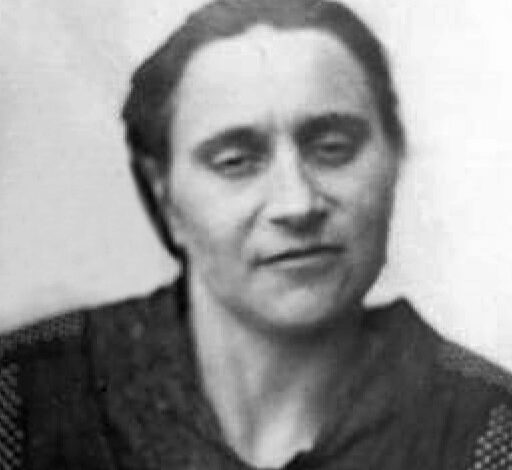 Der erste Stolperstein in der Gemeinde Seevetal ist Erna Marie Ahrens gewidmet 21 Der erste Stolperstein in der Gemeinde Seevetal ist Erna Marie Ahrens gewidmet