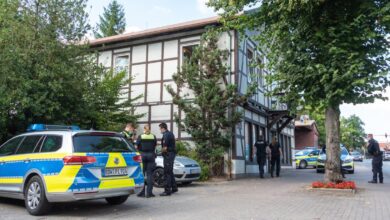 Mann durch Messerstiche lebensgefährlich verletzt