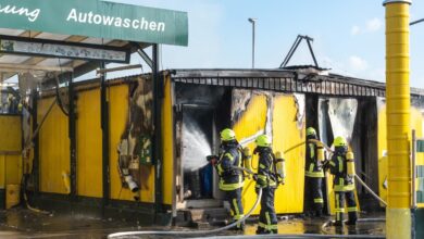 Technikraum einer SB-Waschanlage brennt