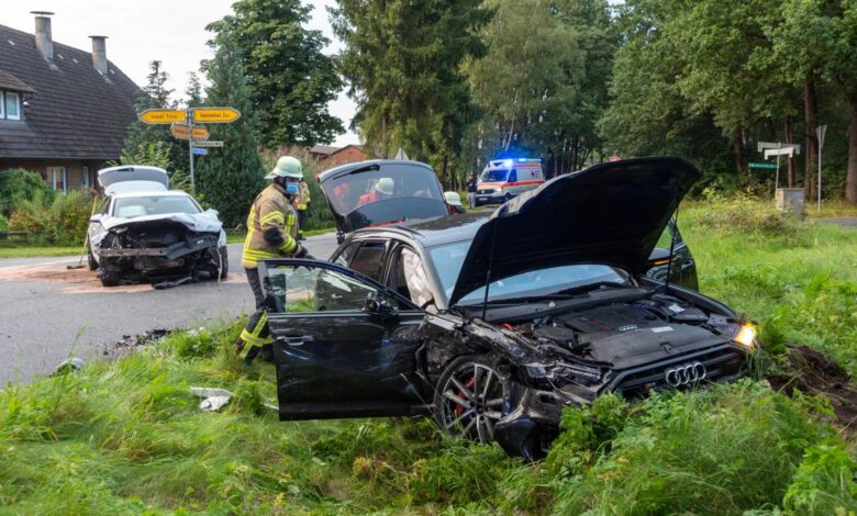 Drei Verletzte bei Kreuzungsunfall 9 Drei Verletzte bei Kreuzungsunfall