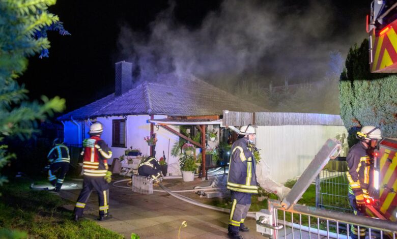 Wohnhaus durch Zimmerbrand beschädigt 14 Wohnhaus durch Zimmerbrand beschädigt