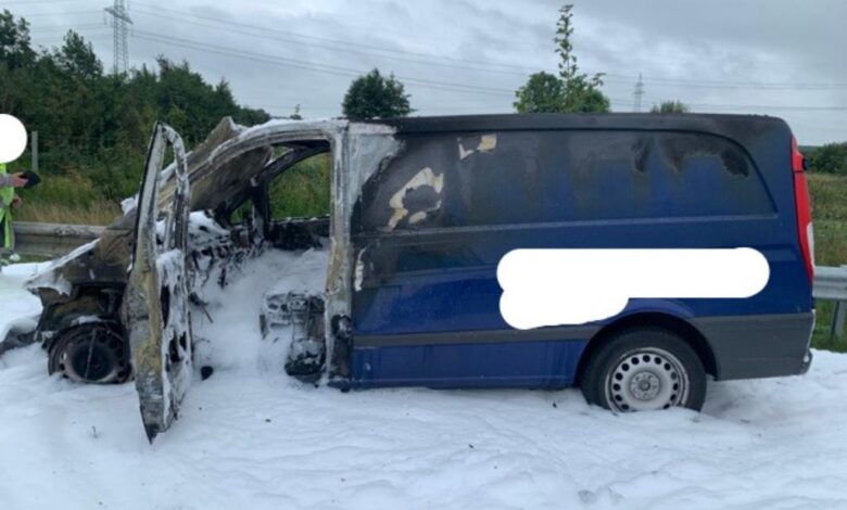Qualm aus der Lüftung: Fahrzeug fängt während der Fahrt zu brennen an 10 Qualm aus der Lüftung: Fahrzeug fängt während der Fahrt zu brennen an