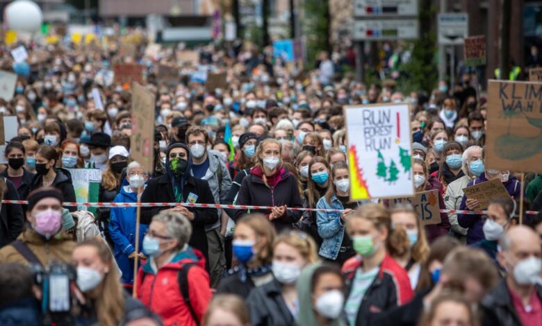 "Wer Laschet wählt, das Klima killt" - Auf der Straße für Klimaschutz 8 "Wer Laschet wählt, das Klima killt" - Auf der Straße für Klimaschutz