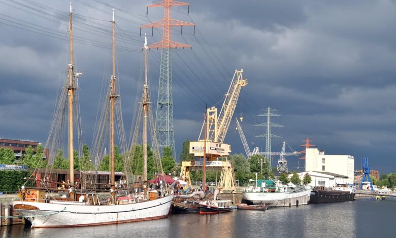 Denkmaltag im Museumshafen Harburg – Schiffe, Krane und Barkassenshuttles