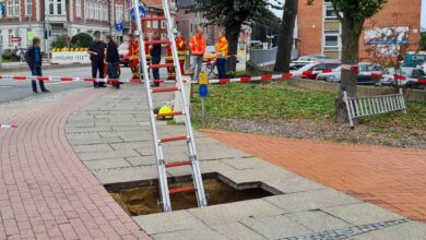 Gehwegplatten geben nach: Mann stürzt 5 Meter in die Tiefe