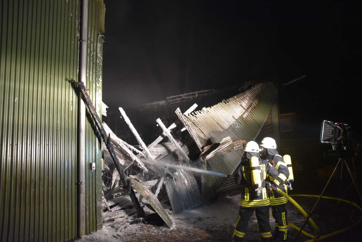 Lagerhalle in Harsefeld bei Feuer vollständig zerstört