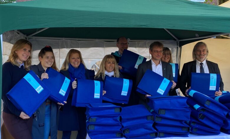 Willkommenspaket: 500 Studenten freuten sich über gepackte Taschen