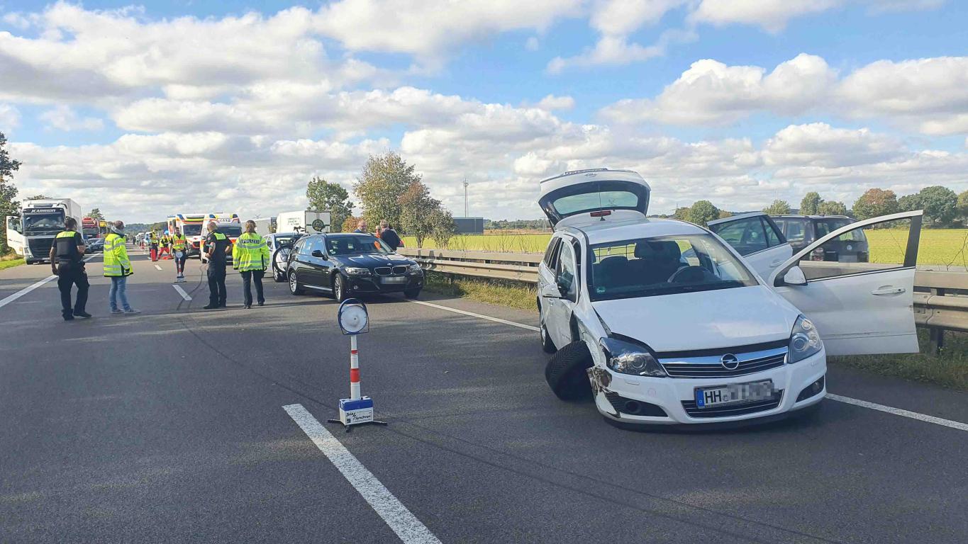 Wieder am Stauende: Weiterer schwerer Unfall auf der A1