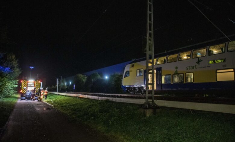 Zug erfasst zwei Personen beim Überqueren der Gleise 6 Zug erfasst zwei Personen beim Überqueren der Gleise