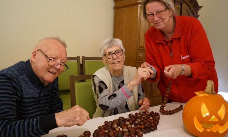 Herbstliches Basteln in der Tagespflege Marmstorf