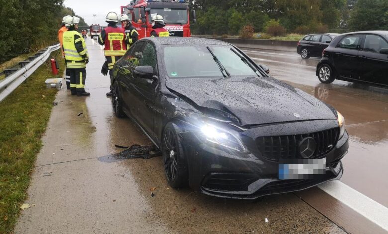 Unfall auf regennasser Fahrbahn 6 Unfall auf regennasser Fahrbahn