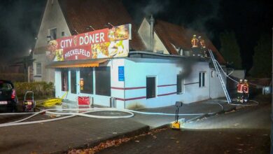 Dichter Brandrauch aus Meckelfelder Imbiss