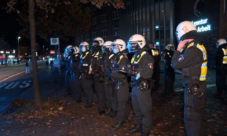 Jugendliche rasten bei Halloween-Abend in Harburg aus