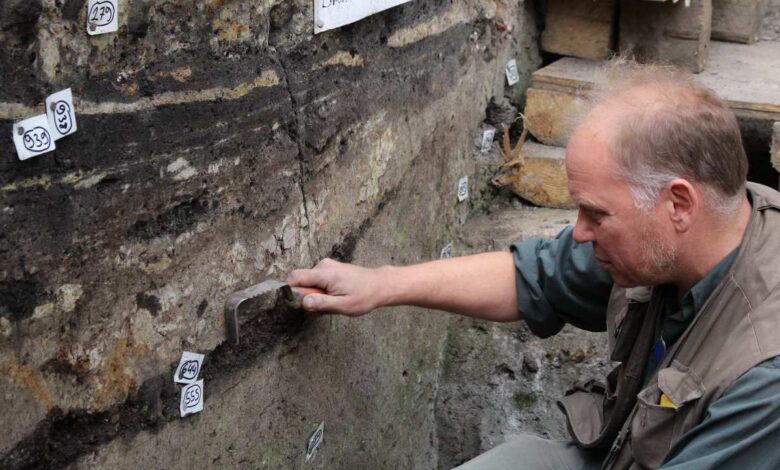 Archäologisches Museum präsentiert Vortrag zur neuen Sonderausstellung „Burgen in Hamburg – Eine Spurensuche“ 23 Archäologisches Museum präsentiert Vortrag zur neuen Sonderausstellung „Burgen in Hamburg – Eine Spurensuche“