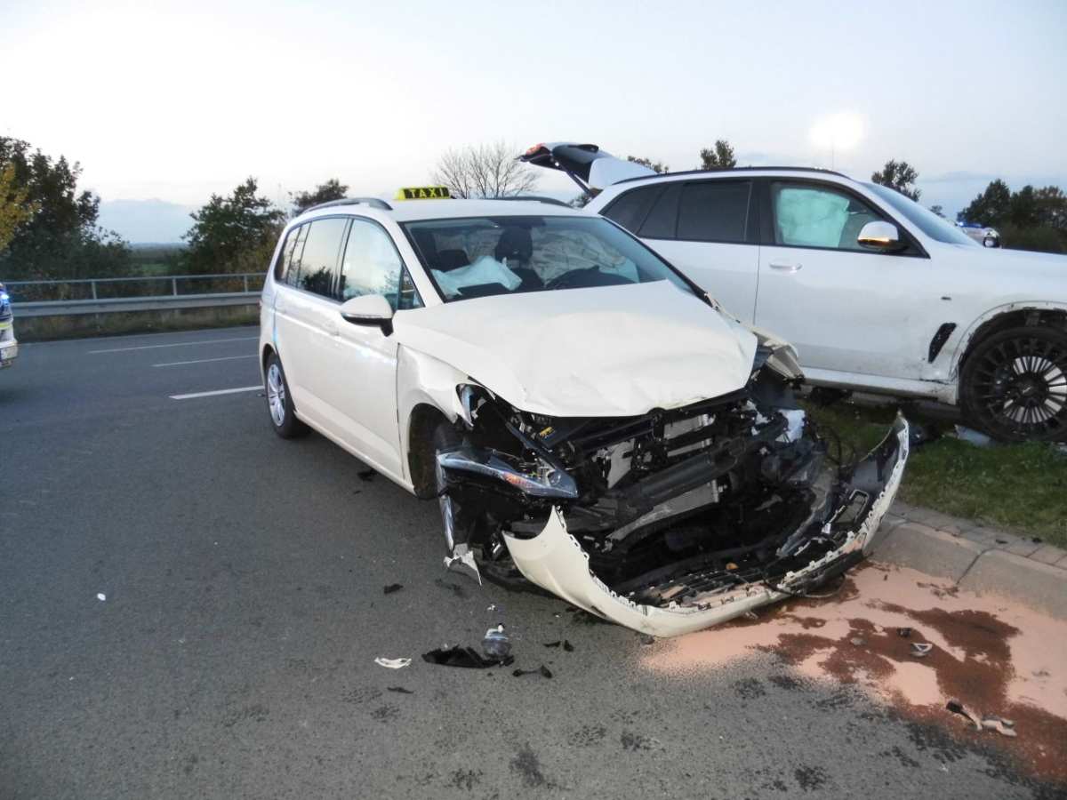 Drei Leichtverletzte bei Unfall an der Autobahnauffahrt Jork