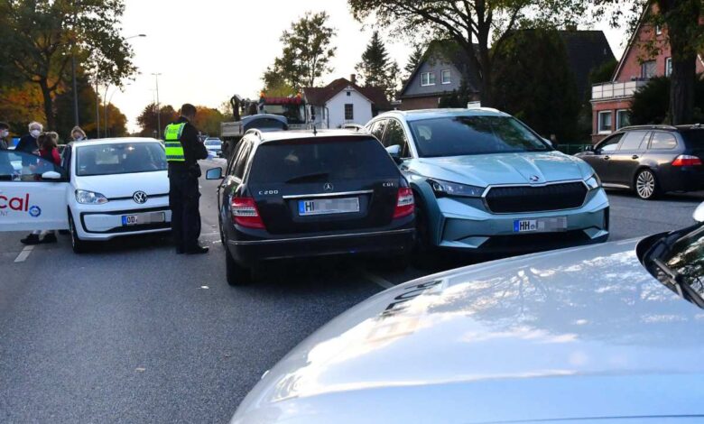 PKW gerät auf der B73 in den Gegenverkehr