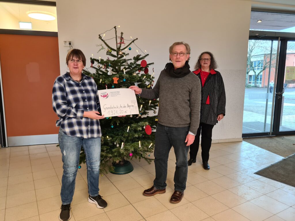 Kinder der Schule "An der Haake" erlaufen 3842,40 Euro Spenden für den guten Zweck 2 Kinder der Schule "An der Haake" erlaufen 3842,40 Euro Spenden für den guten Zweck