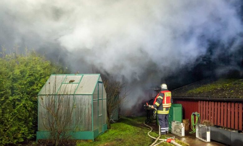Werkstatt-Schuppen wird durch Feuer zerstört