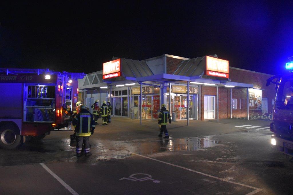 Feuer in Drochtersener REWE-Markt richtet Sachschaden in Millionenhöhe an