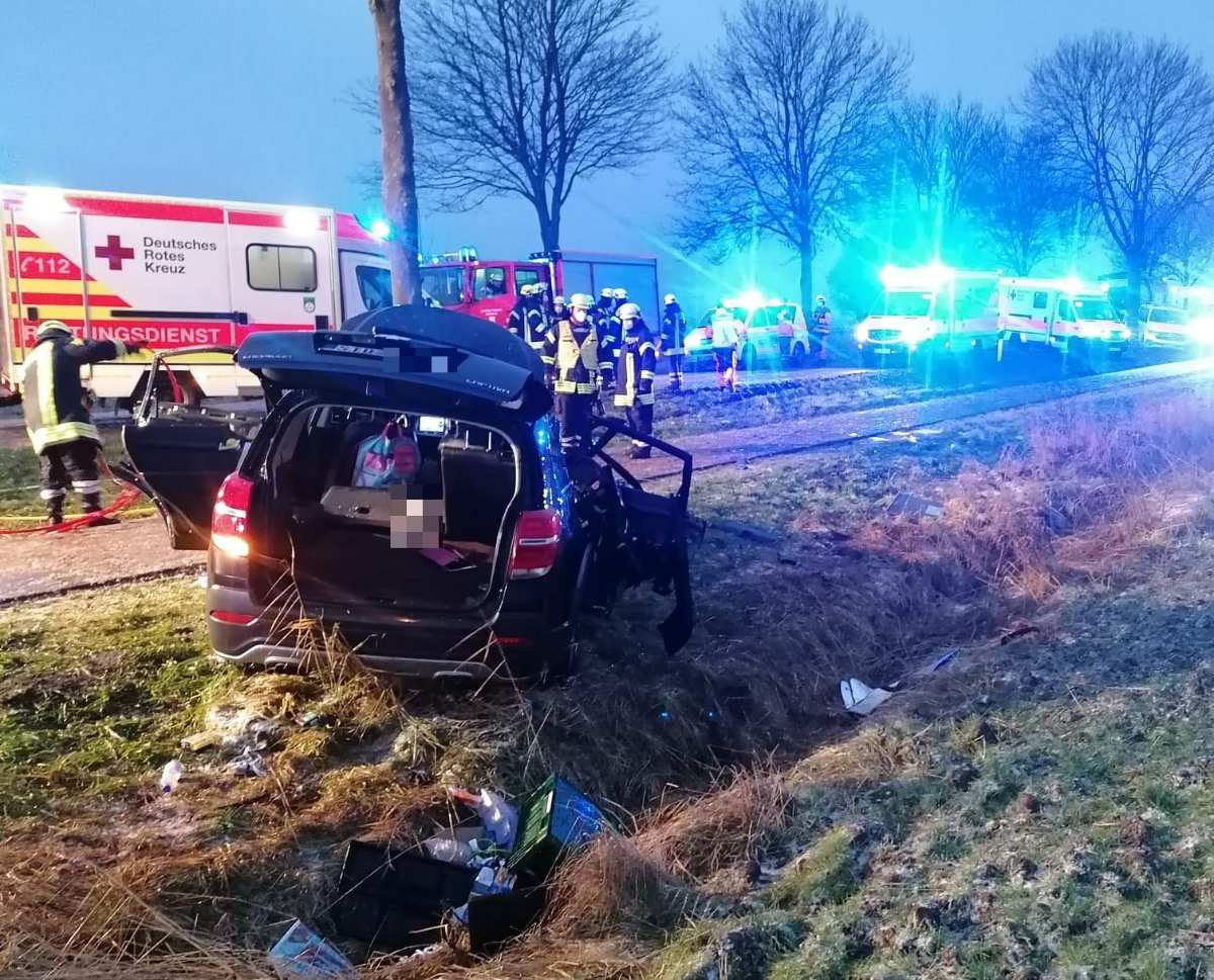 15-jährige bei schwerem Verkehrsunfall tödlich verletzt 1 15-jährige bei schwerem Verkehrsunfall tödlich verletzt