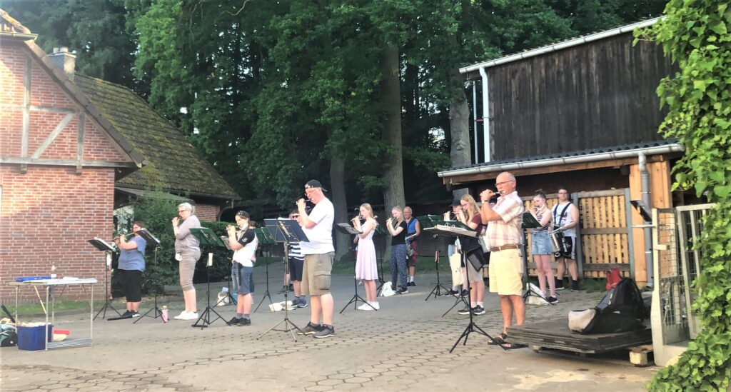 Grünkohl satt statt musikalisches Potpourri beim Jahresabschlussessen des Spielmannszuges Rönneburg
