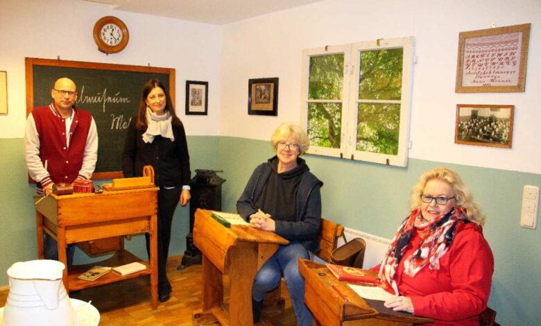 Grundschule Maschen drückt Schulbank wie zu Kaisers Zeiten