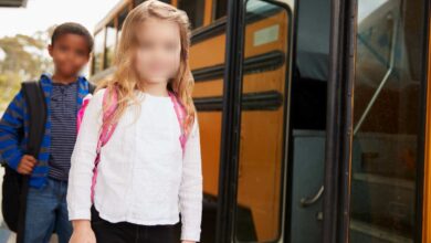 Volltrunken und übergriffig: Mann grapscht Frauen am Bahnhof Neugraben an