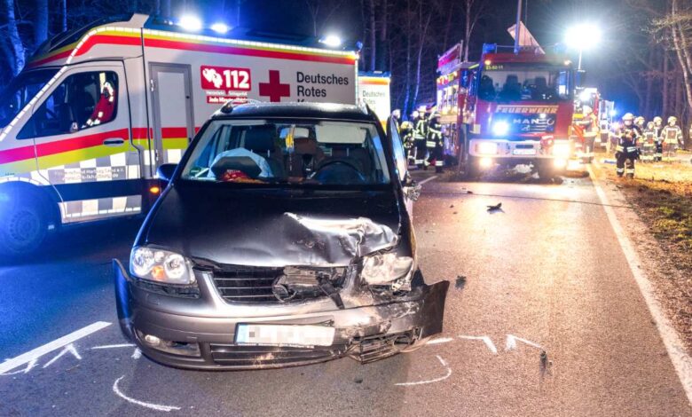 Familie und Lieferdienstfahrer bei Unfall verletzt