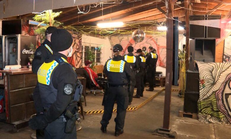 Polizei löst illegale Party in Neuland auf