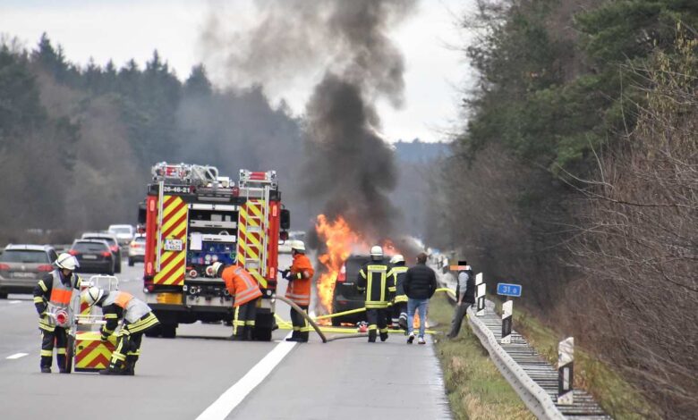 Feuerwehr bringt Fahrzeugbrand auf der A7 schnell unter Kontrolle