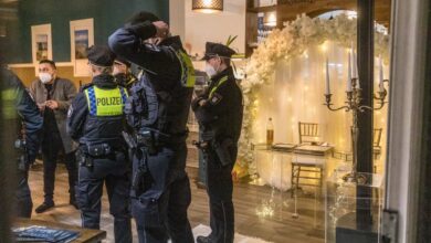 Polizei löst Hochzeitsfeier mit 60 Personen auf 10 Polizei löst Hochzeitsfeier mit 60 Personen auf