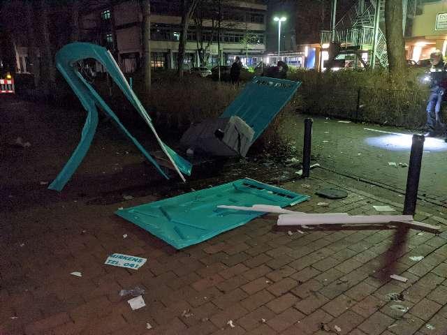 Jugendliche sprengen Dixi-Klo mit Böllern