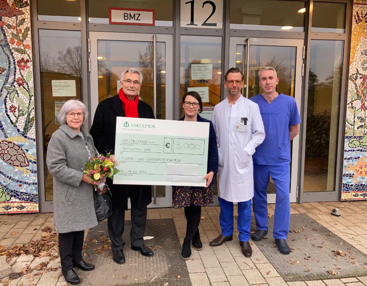 Dankeschön nach Herz-OP: Ehepaar aus Fischbek spendet 3.000 € an Kinder- und Jugendpsychiatrie 1 Dankeschön nach Herz-OP: Ehepaar aus Fischbek spendet 3.000 € an Kinder- und Jugendpsychiatrie