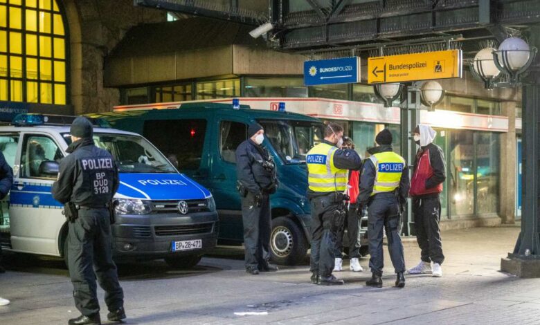 Bundespolizei kontrolliert am Hauptbahnhof auf der Suche nach Waffen