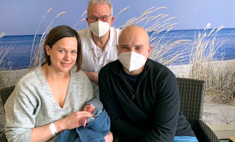 Neugeborenes kam im Elbe Klinikum Stade am 22.02.2022 um 2.22 Uhr auf die Welt