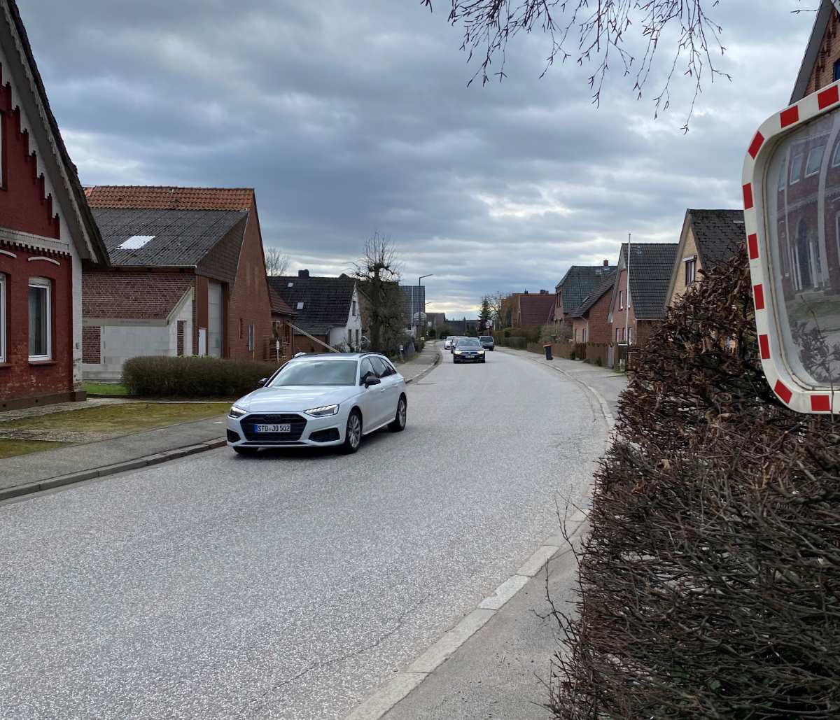 Weniger Lärm und Erschütterungen am Marschkamper Deich durch geplante Asphaltierungen 1 Weniger Lärm und Erschütterungen am Marschkamper Deich durch geplante Asphaltierungen