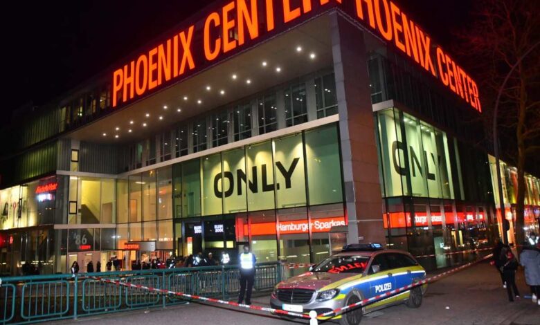 Messerattacke vor Phoenix-Center in Harburg