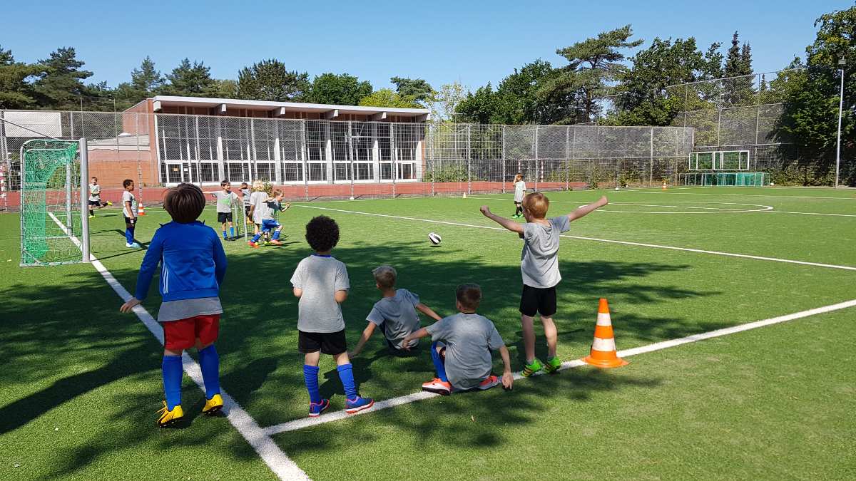 HNT-Feriencamps im März: Zwei Wochen Ferienspaß, Schwerpunkte „Fußball“ und „Irish Dance“ 1 HNT-Feriencamps im März: Zwei Wochen Ferienspaß, Schwerpunkte „Fußball“ und „Irish Dance“